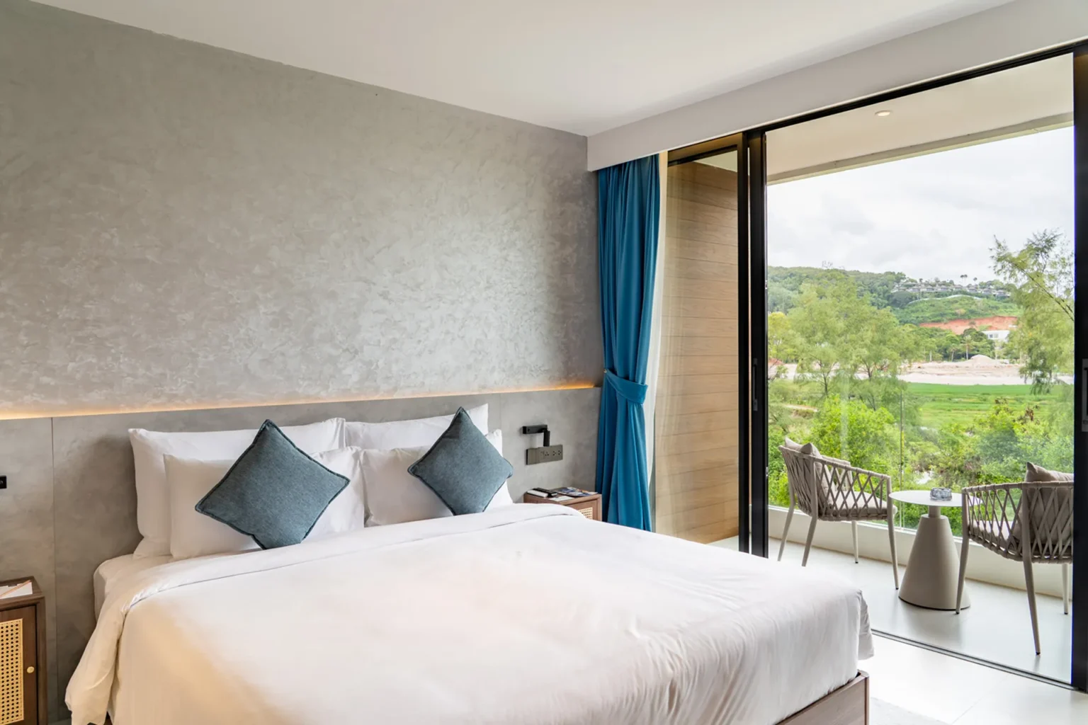 Kora Beach Resort Phuket_Accomodations_Deluxe Room (2) 1