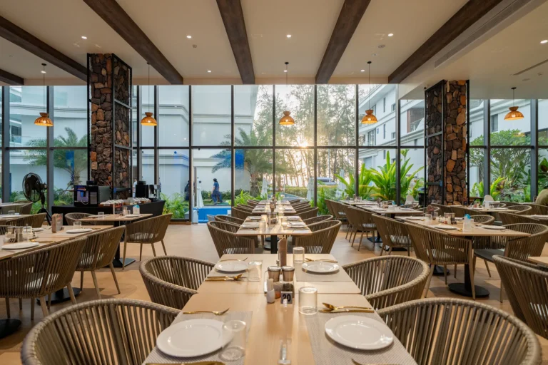 Eagle Ray Restaurant hotel beach 1