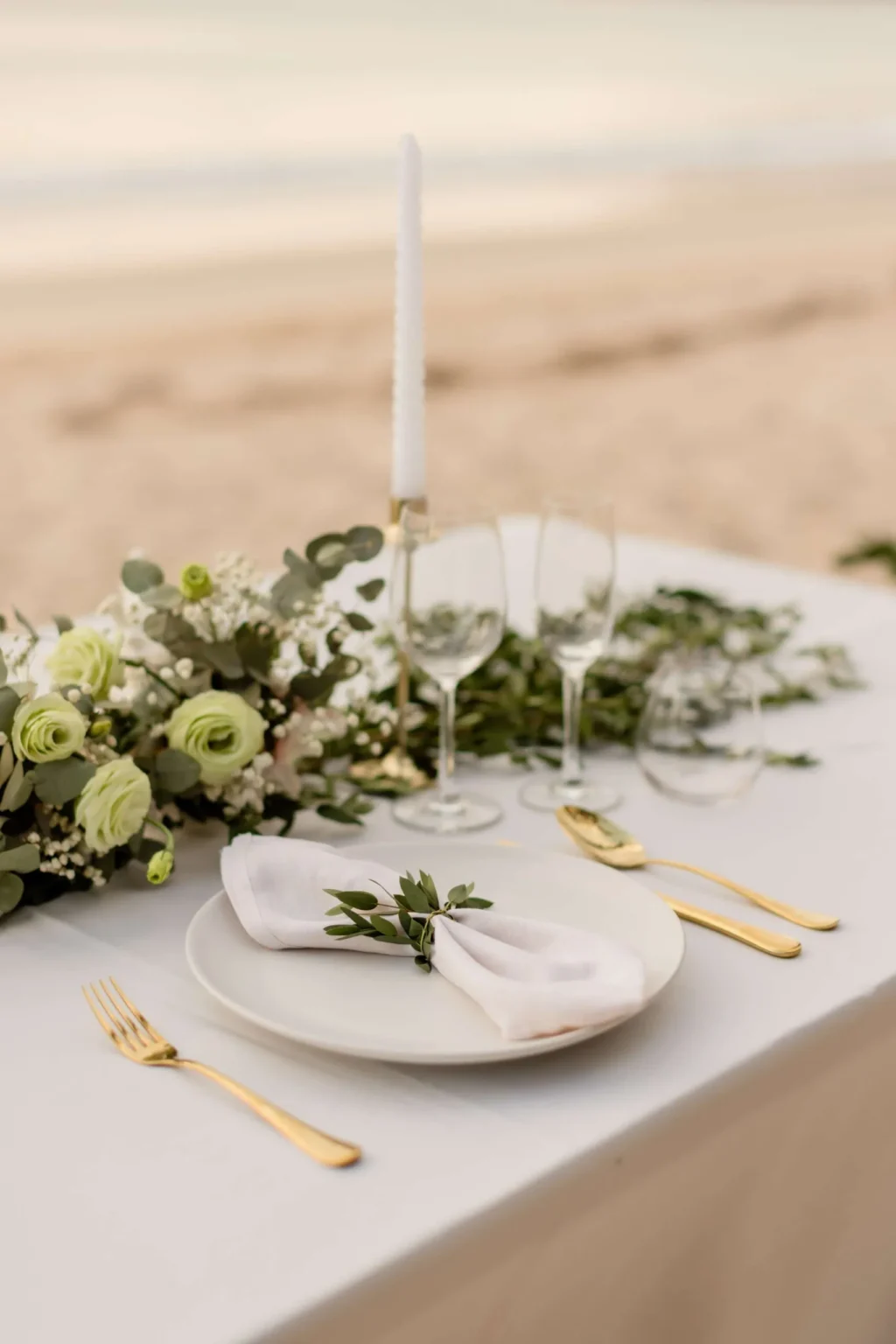 Kora-Resort-Elegant-Dining-Table-on-the-Beach-3-scaled